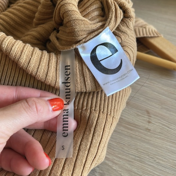 Emma Knudsen camel ribbed body con dress size small - Picture 3 of 4